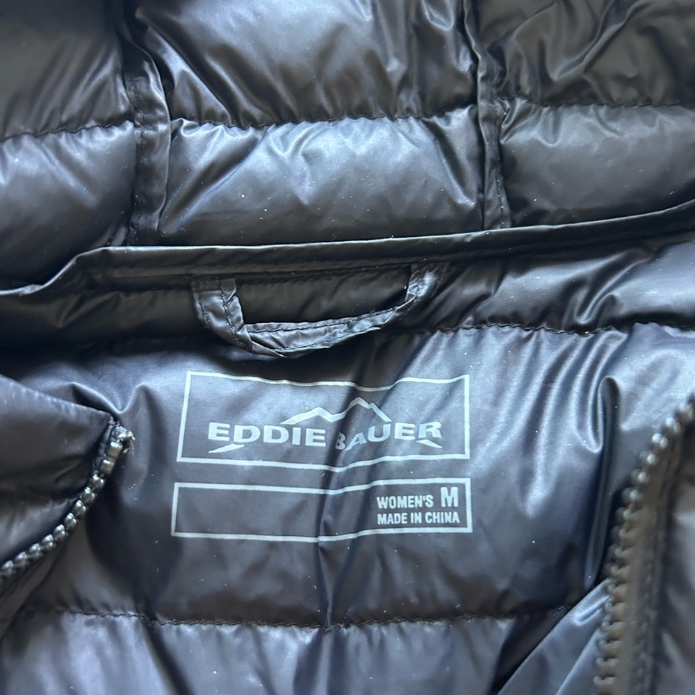 Eddie Bauer Black Hooded Puffer Jacket Hip Length with Zippered Pockets - Picture 2 of 5